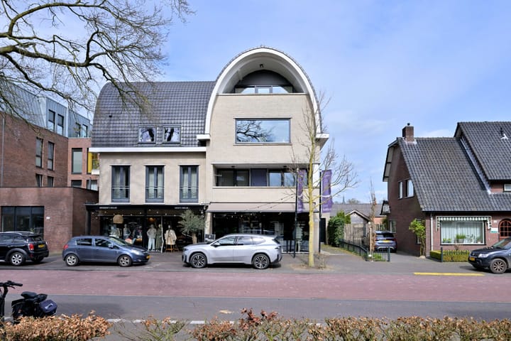 Photo 2 of Stuijvenburchstraat 32-C