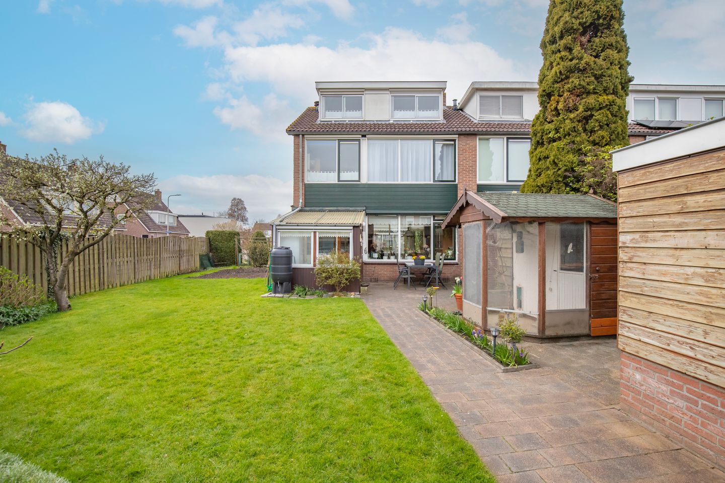 Photo 4 of Koningin Sophiestraat 2