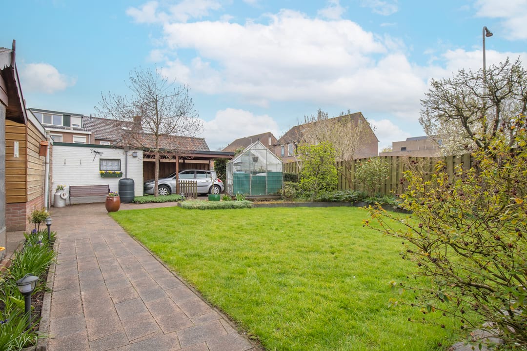 Photo 28 of Koningin Sophiestraat 2