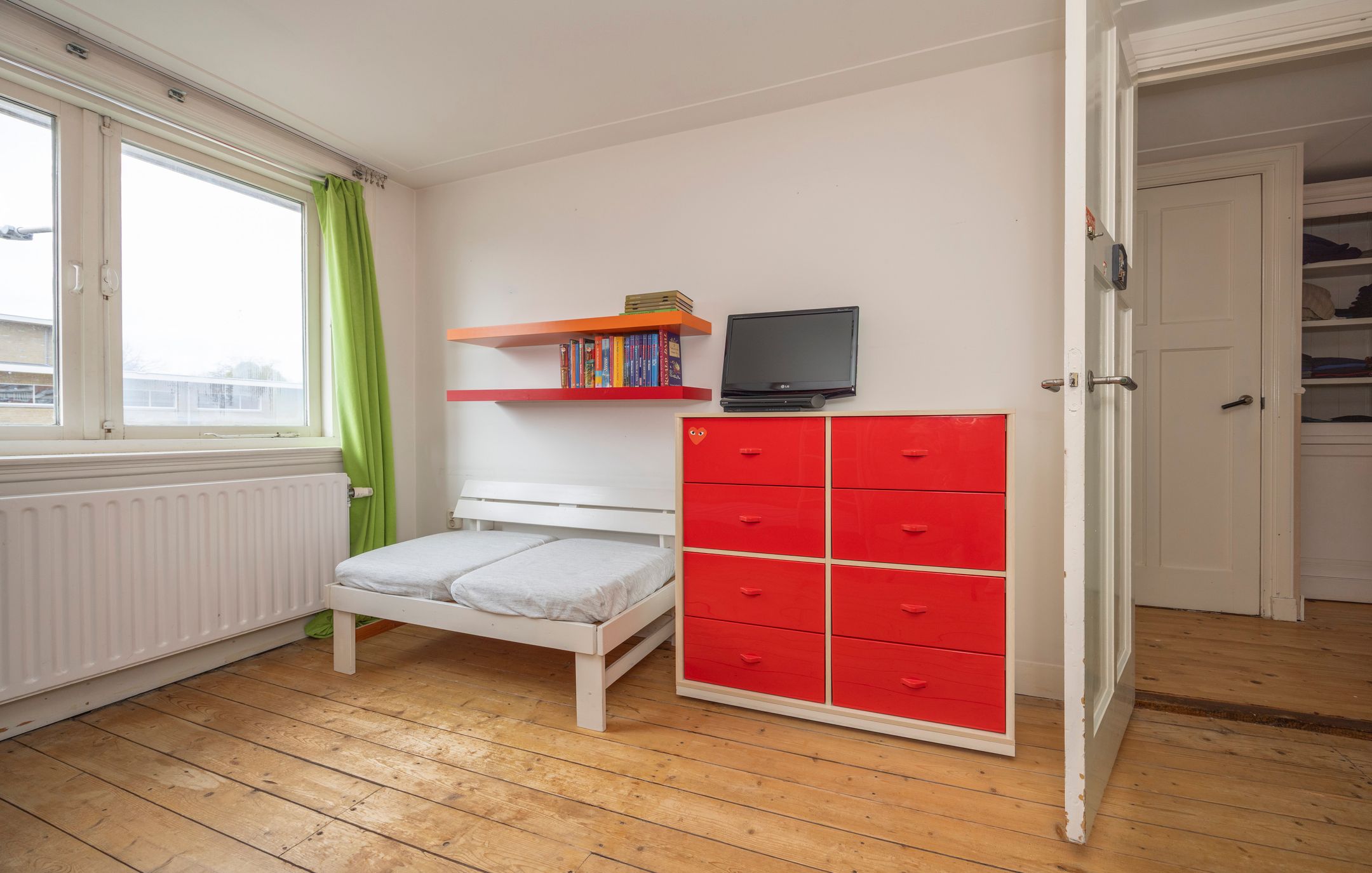 Photo 42 of Antonie van Diemenstraat 2