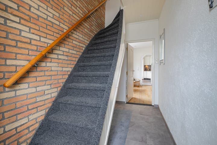 Photo 4 of Hekeleweg 45