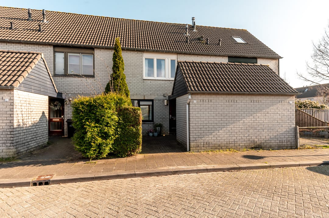 Spacious terraced house with four bedrooms and sunny southeast-facing garden in Almere Buiten — 32