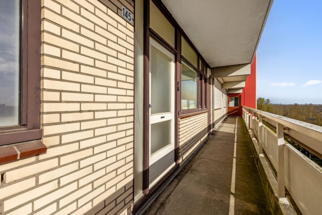 Spacious 3-Bedroom Apartment with Balcony in Eindhoven Vaartbroek — 13
