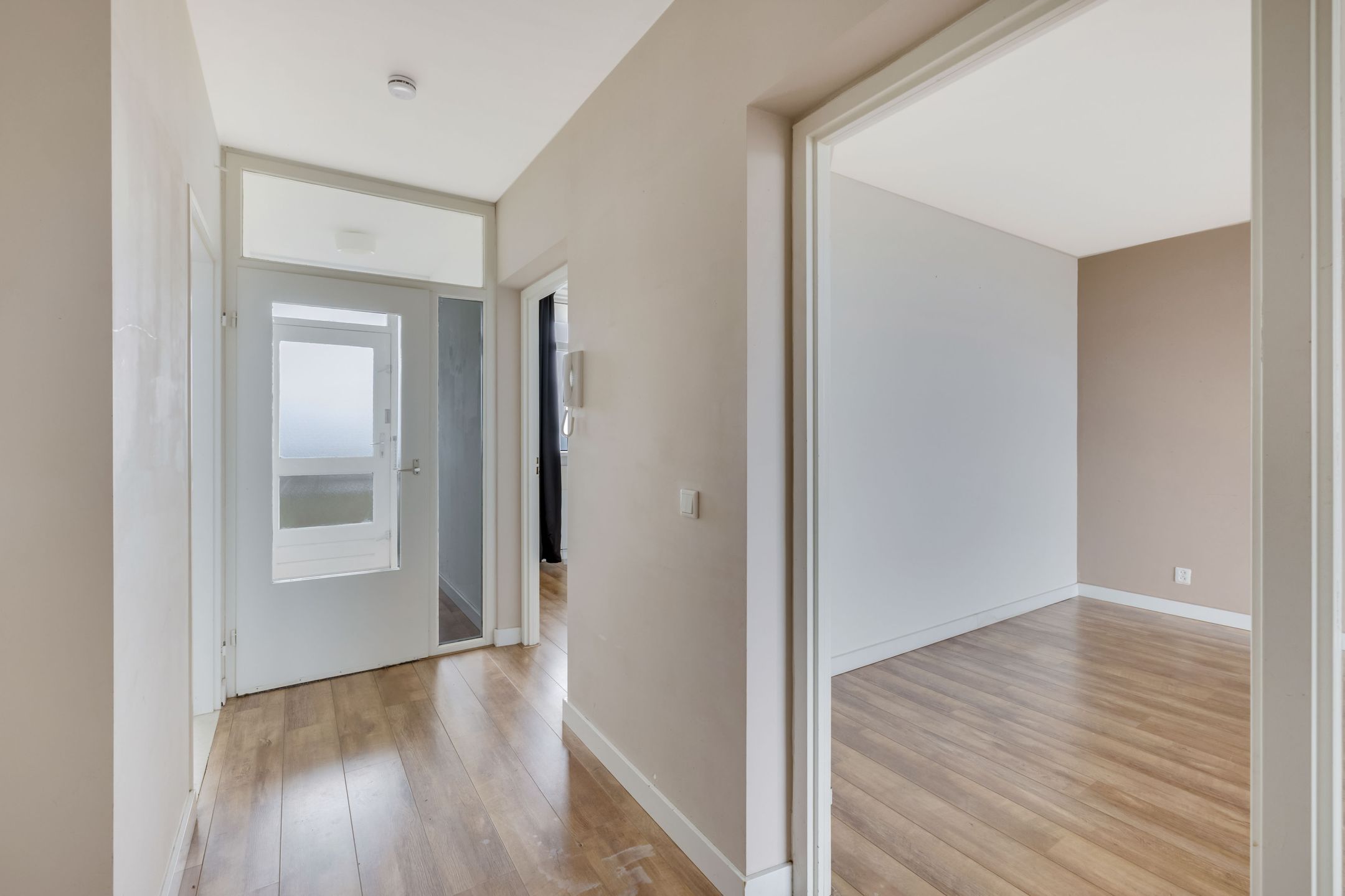 Spacious 3-Bedroom Apartment with Balcony in Eindhoven Vaartbroek — 18