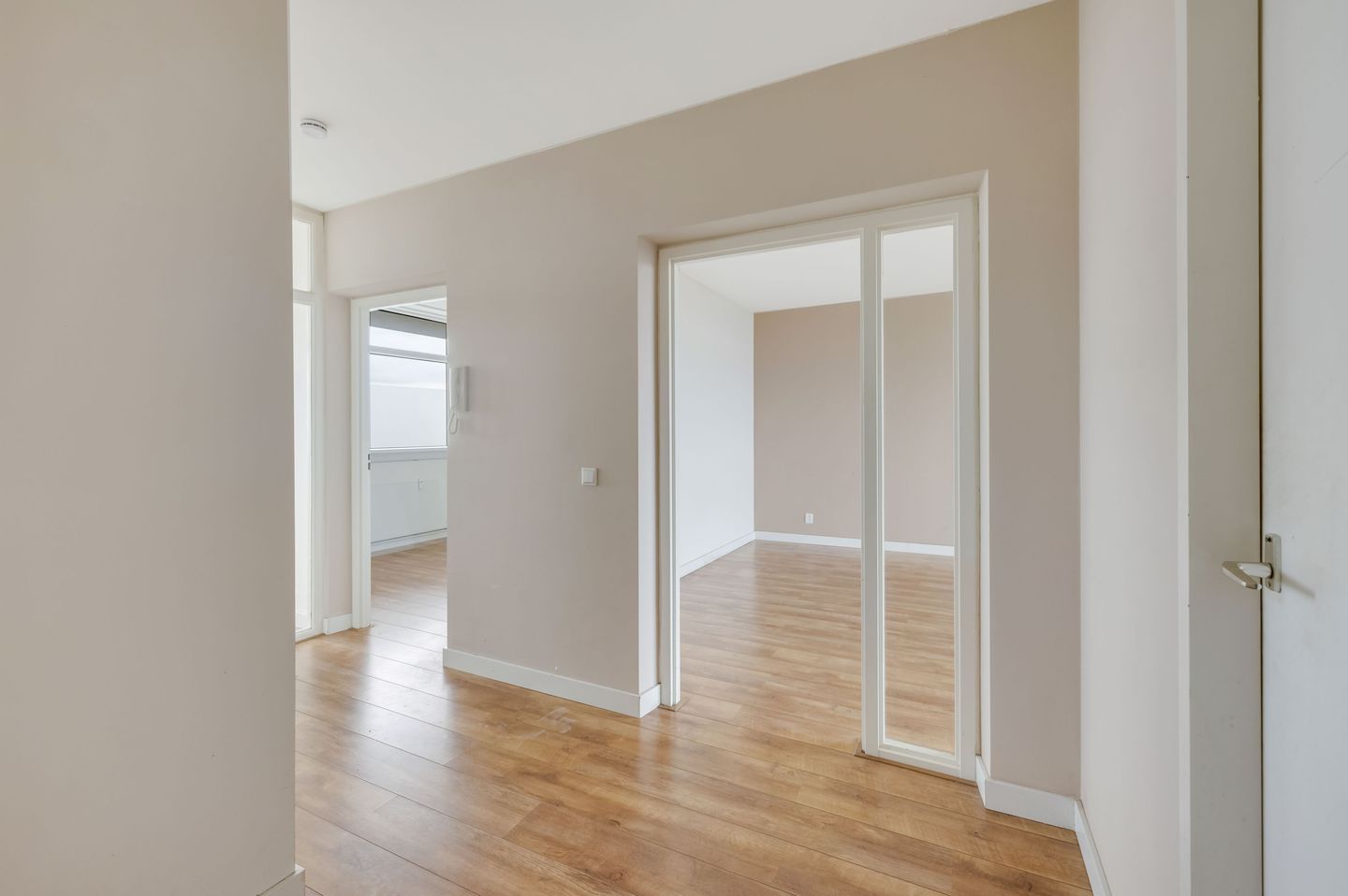 Spacious 3-Bedroom Apartment with Balcony in Eindhoven Vaartbroek — 19