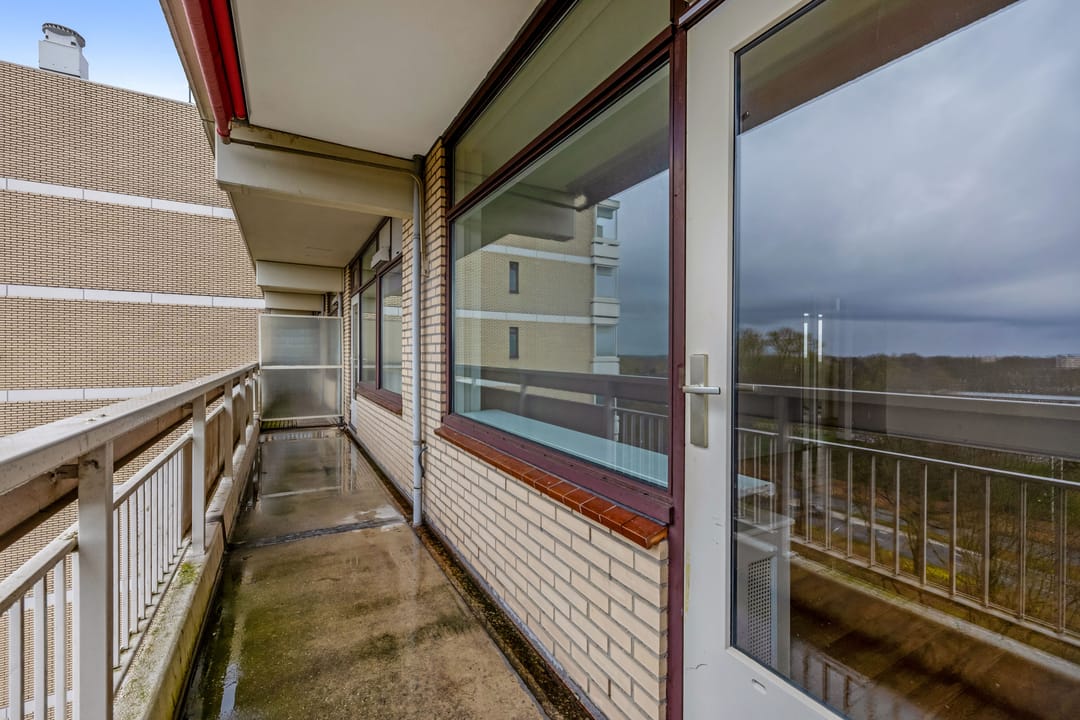 Spacious 3-Bedroom Apartment with Balcony in Eindhoven Vaartbroek — 30