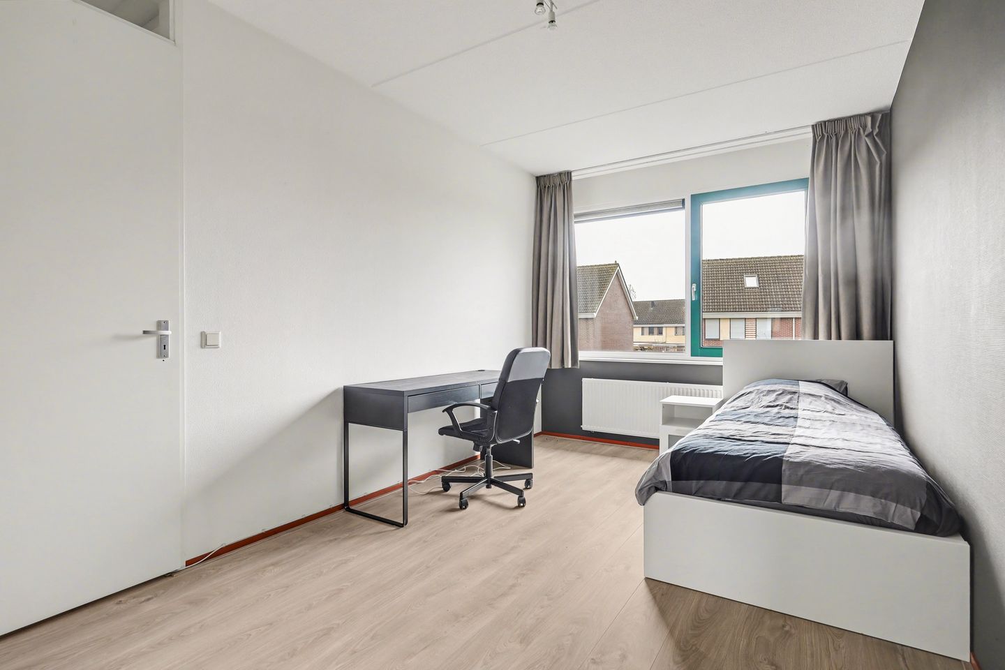 Photo 19 of Amerstraat 40