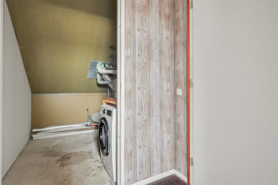 Photo 32 of Amerstraat 40