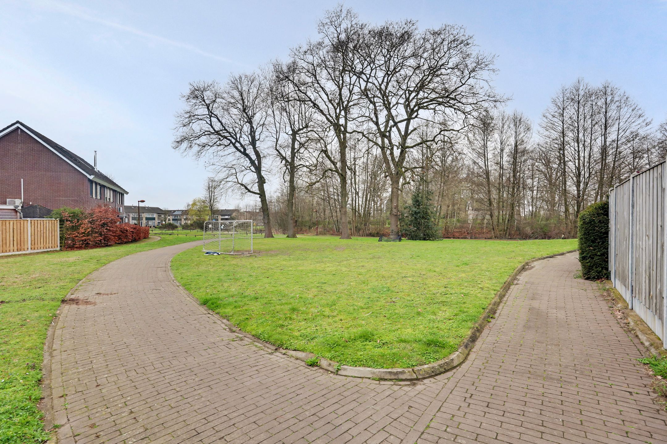Photo 39 of Amerstraat 40