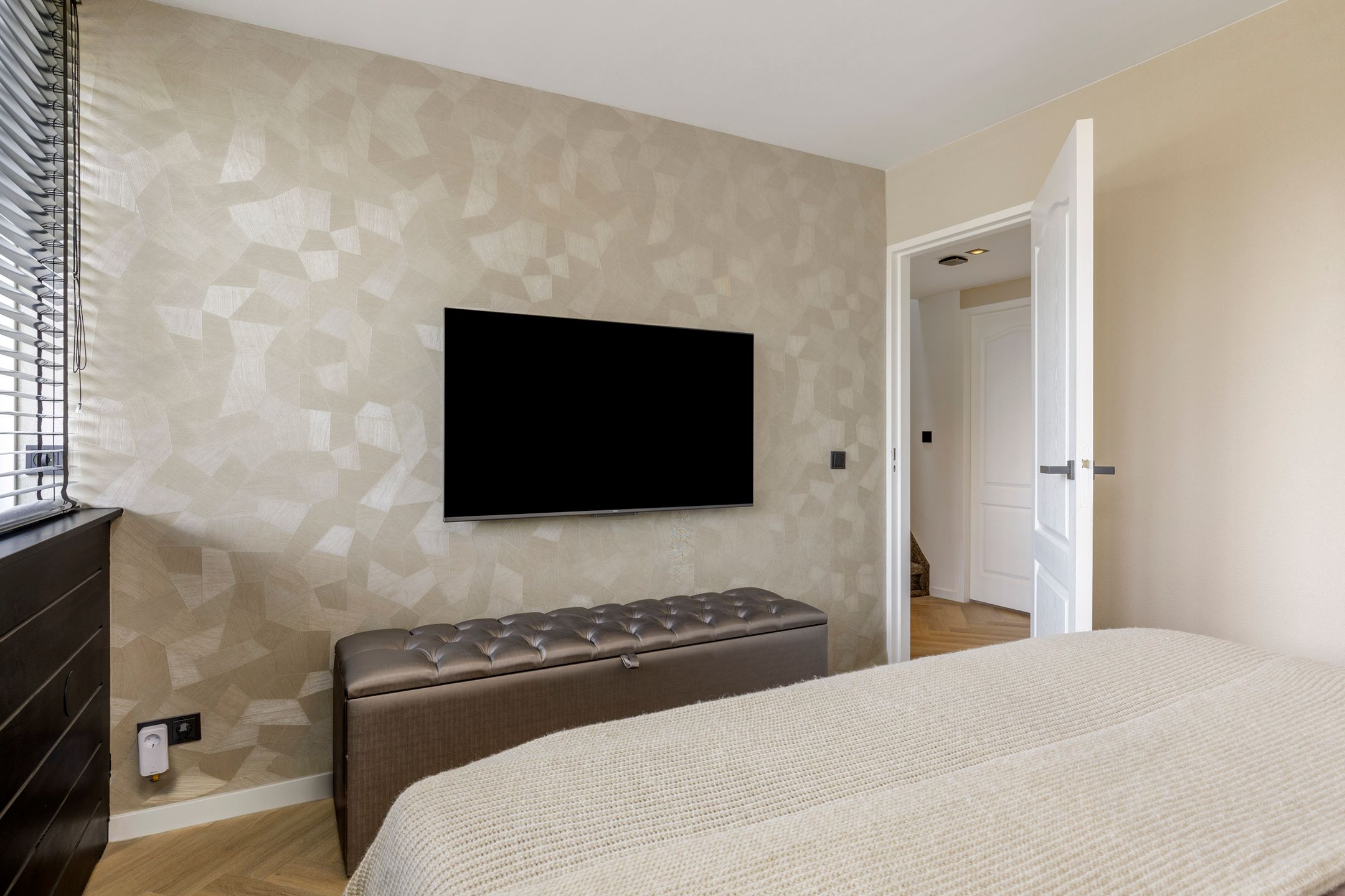 Photo 21 of Hendrik Chabotstraat 4