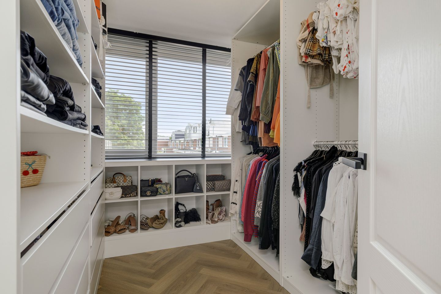 Photo 25 of Hendrik Chabotstraat 4