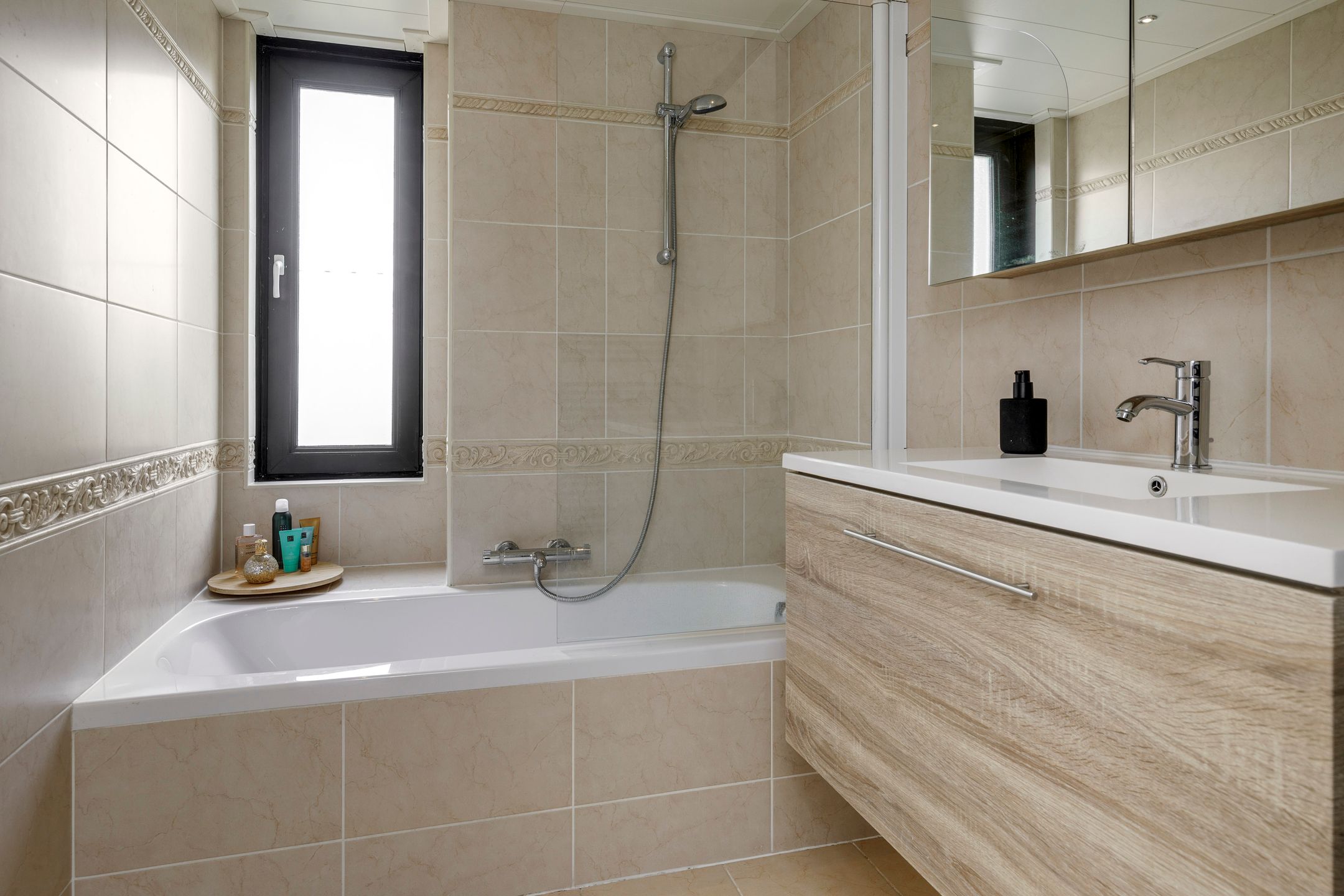 Photo 27 of Hendrik Chabotstraat 4