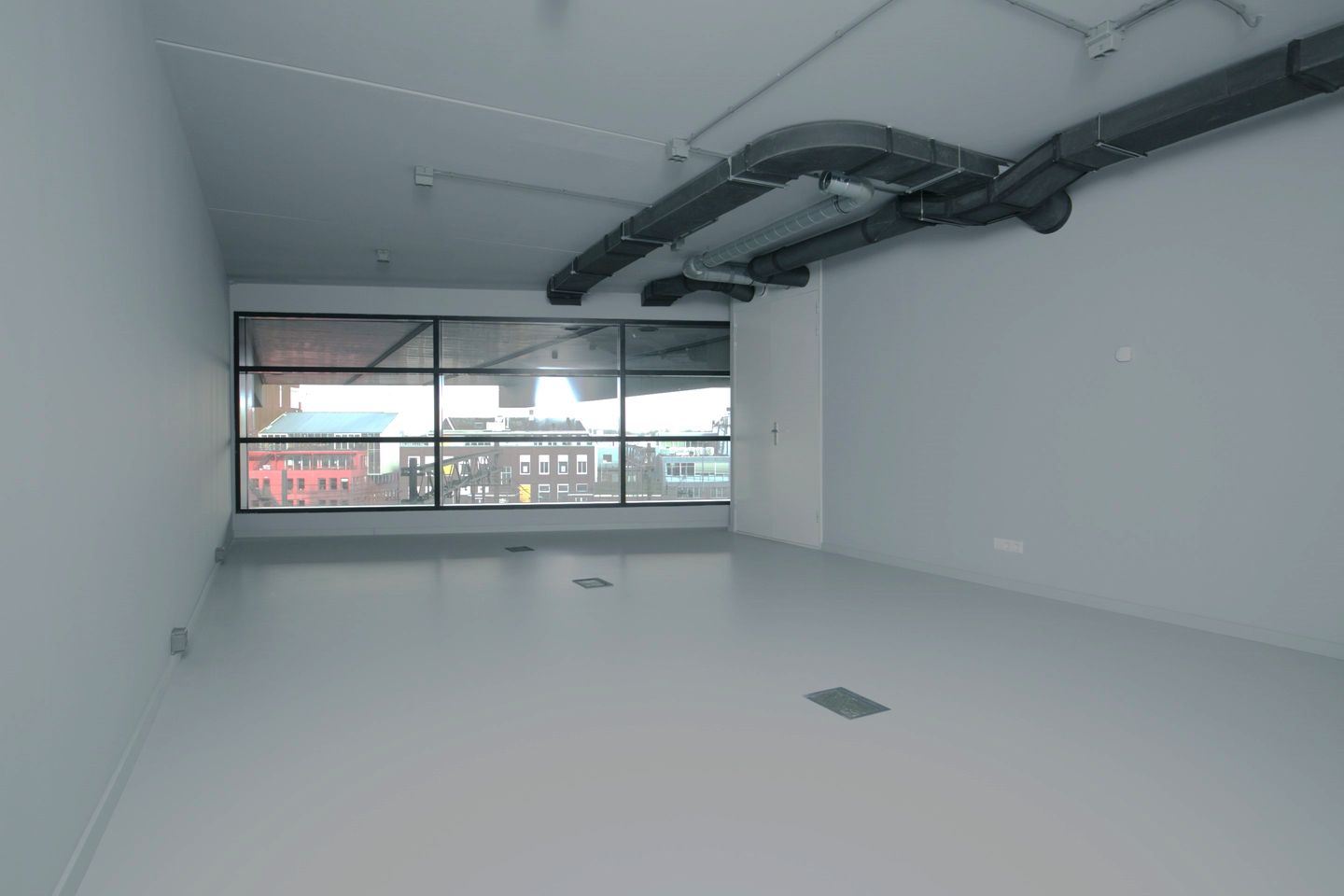 View photo 2 of Willem Frederik Hermansstraat 99