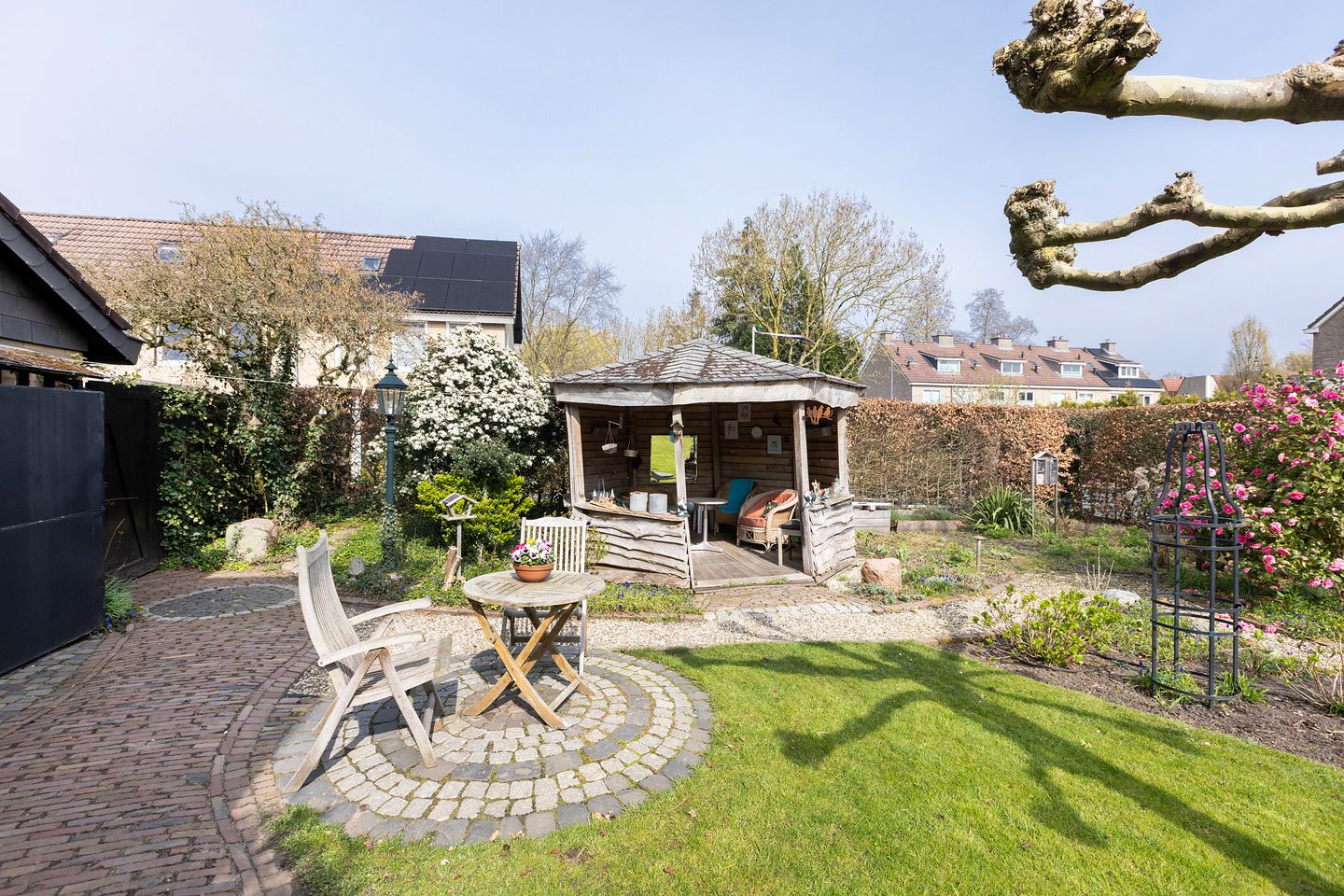 Spacious Corner Residence with Sunny Southeast Garden in Green Hofmaat Neighborhood — 35