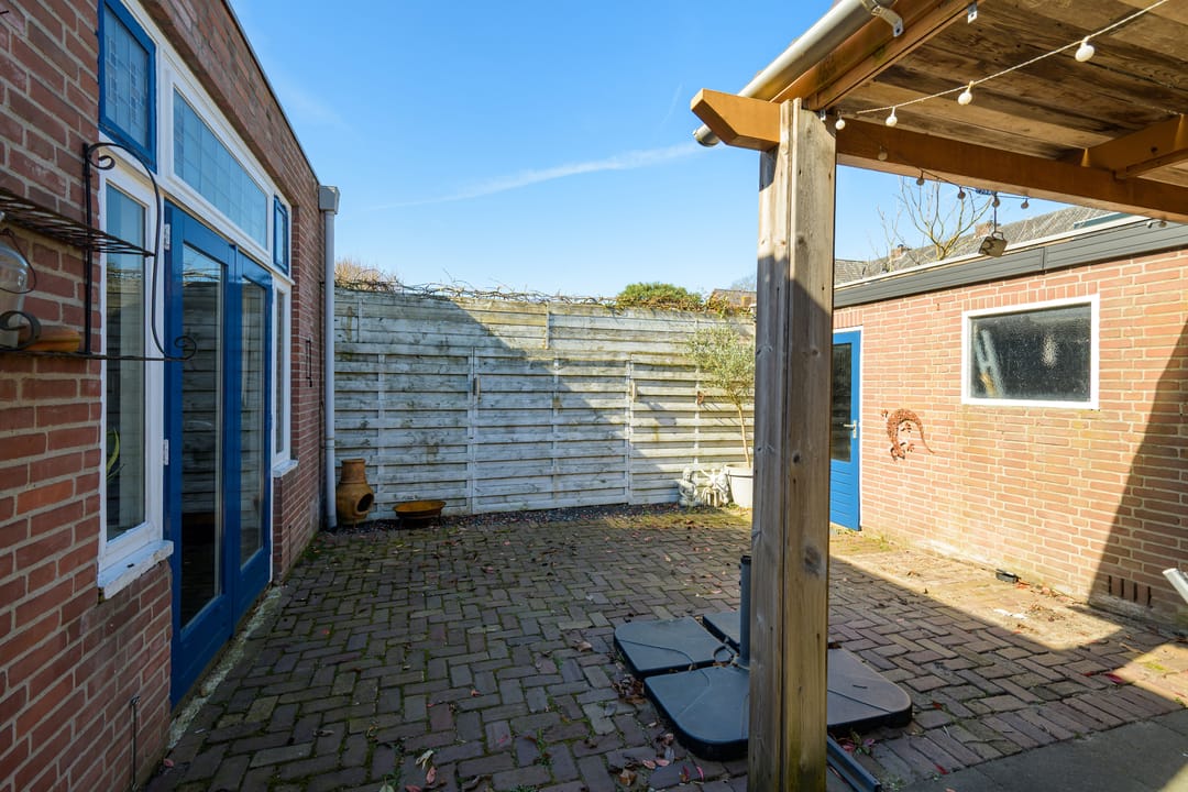 Spacious corner home with character elements in popular Boeimeer neighborhood — 23