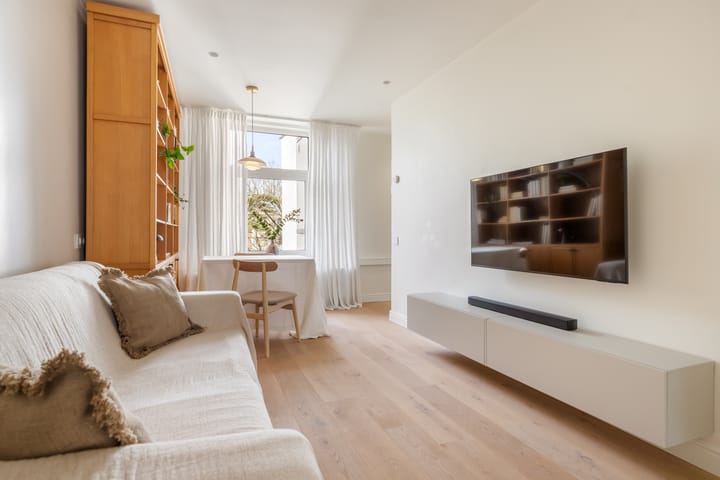 Photo 2 of Spaarndammerstraat 65-3