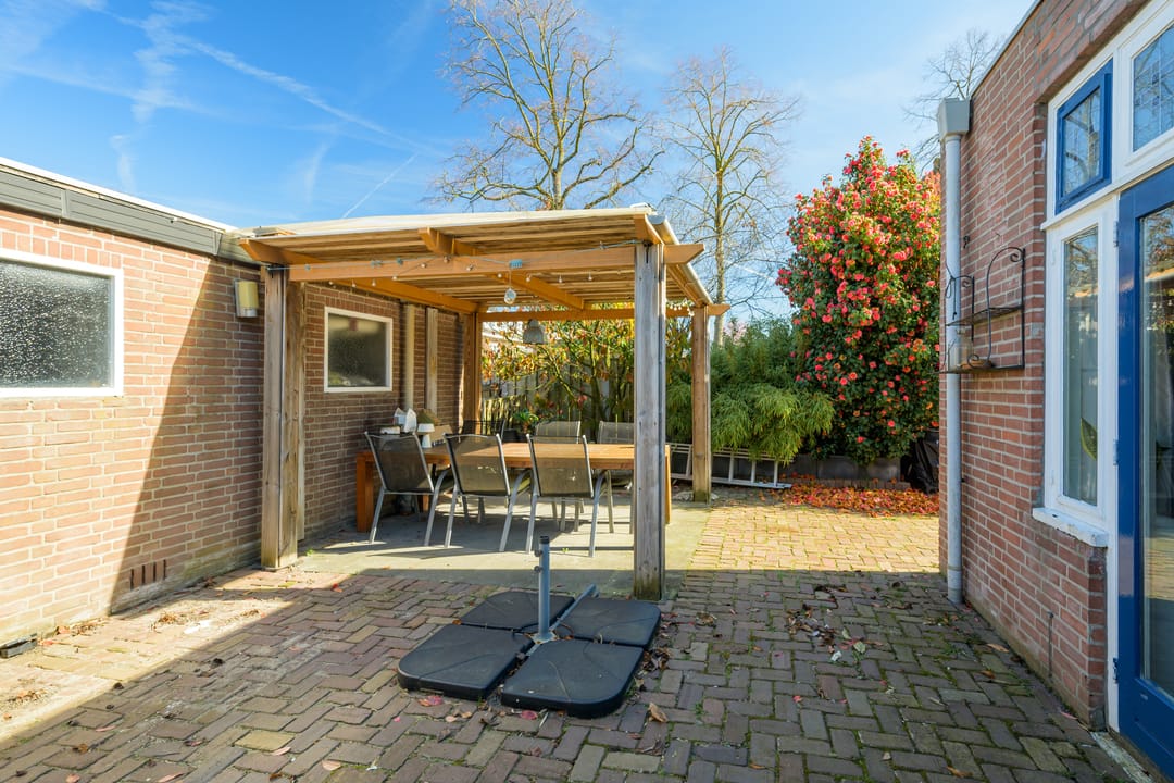 Spacious corner home with character elements in popular Boeimeer neighborhood — 24