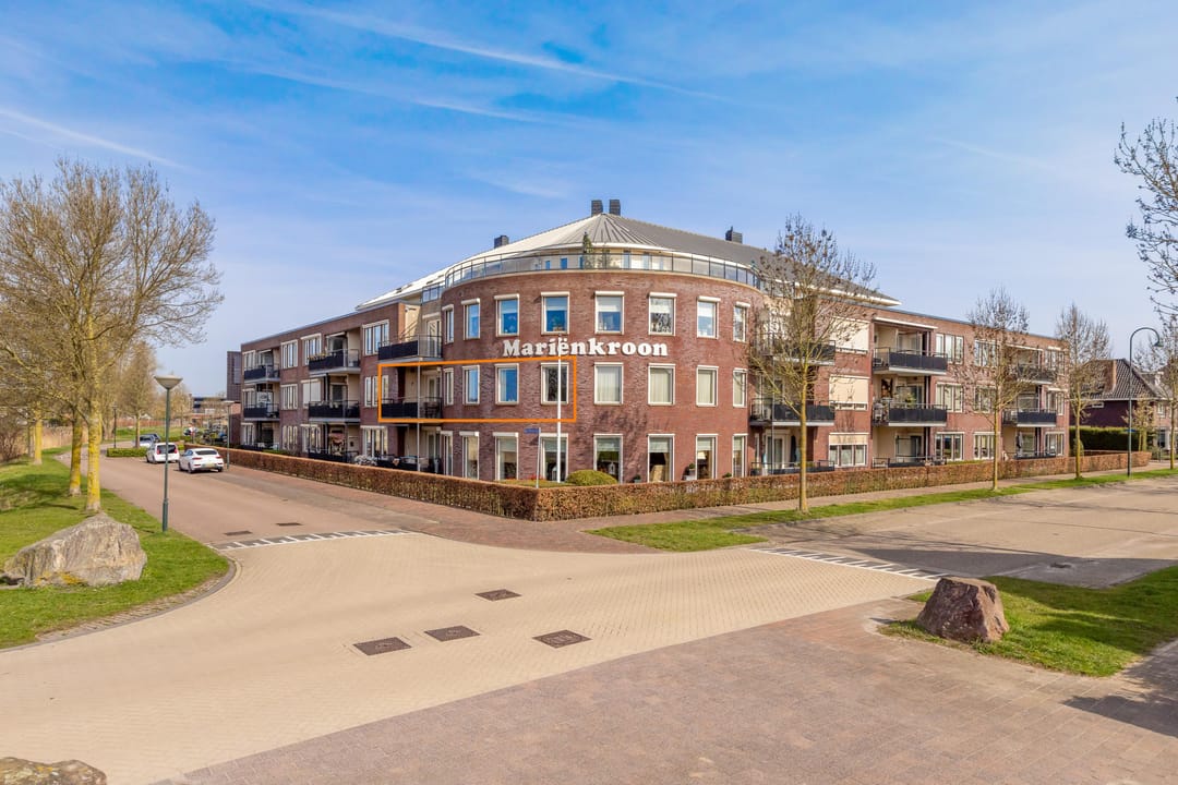 Photo 2 of Ossenwaard 32