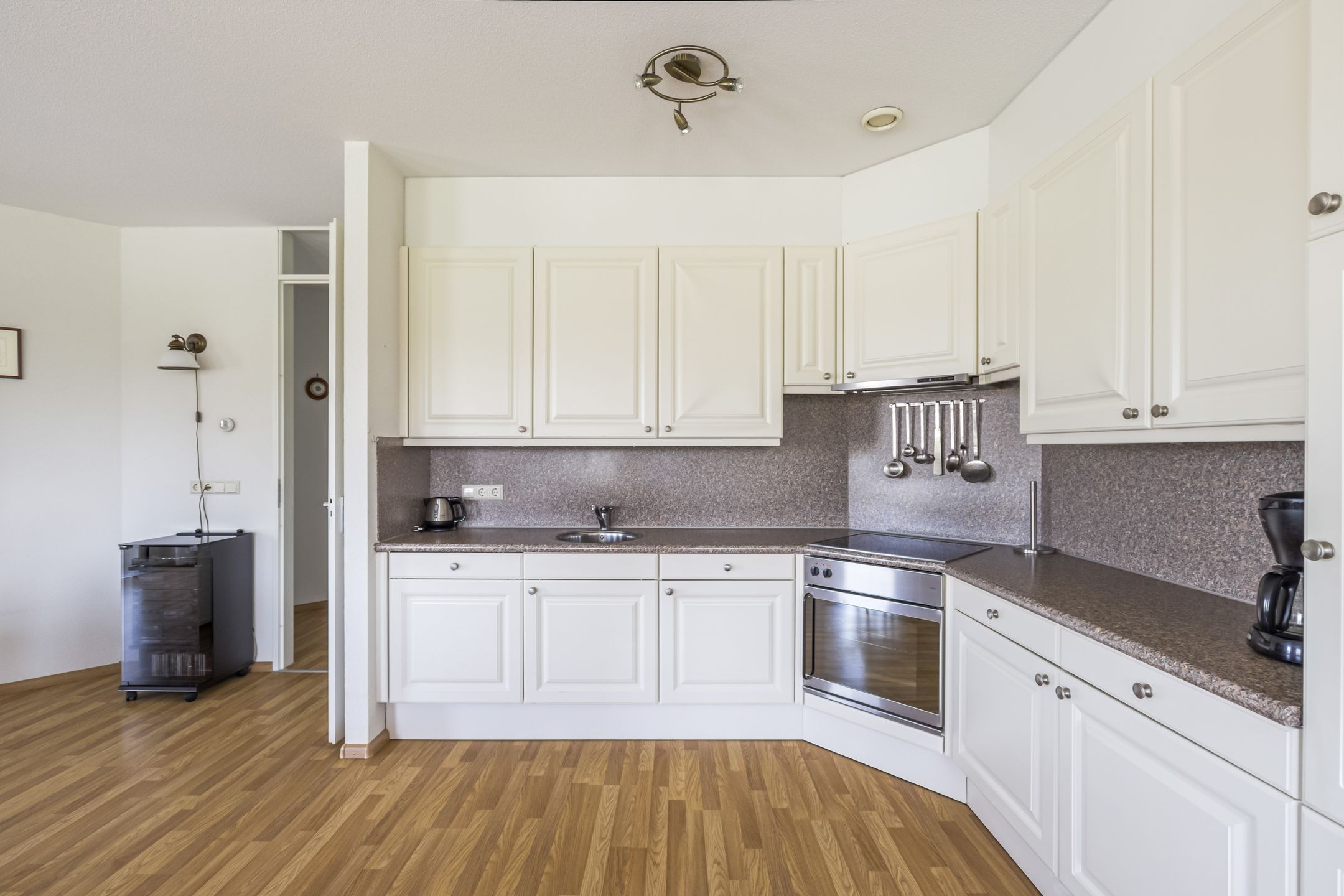 Photo 12 of Ossenwaard 32