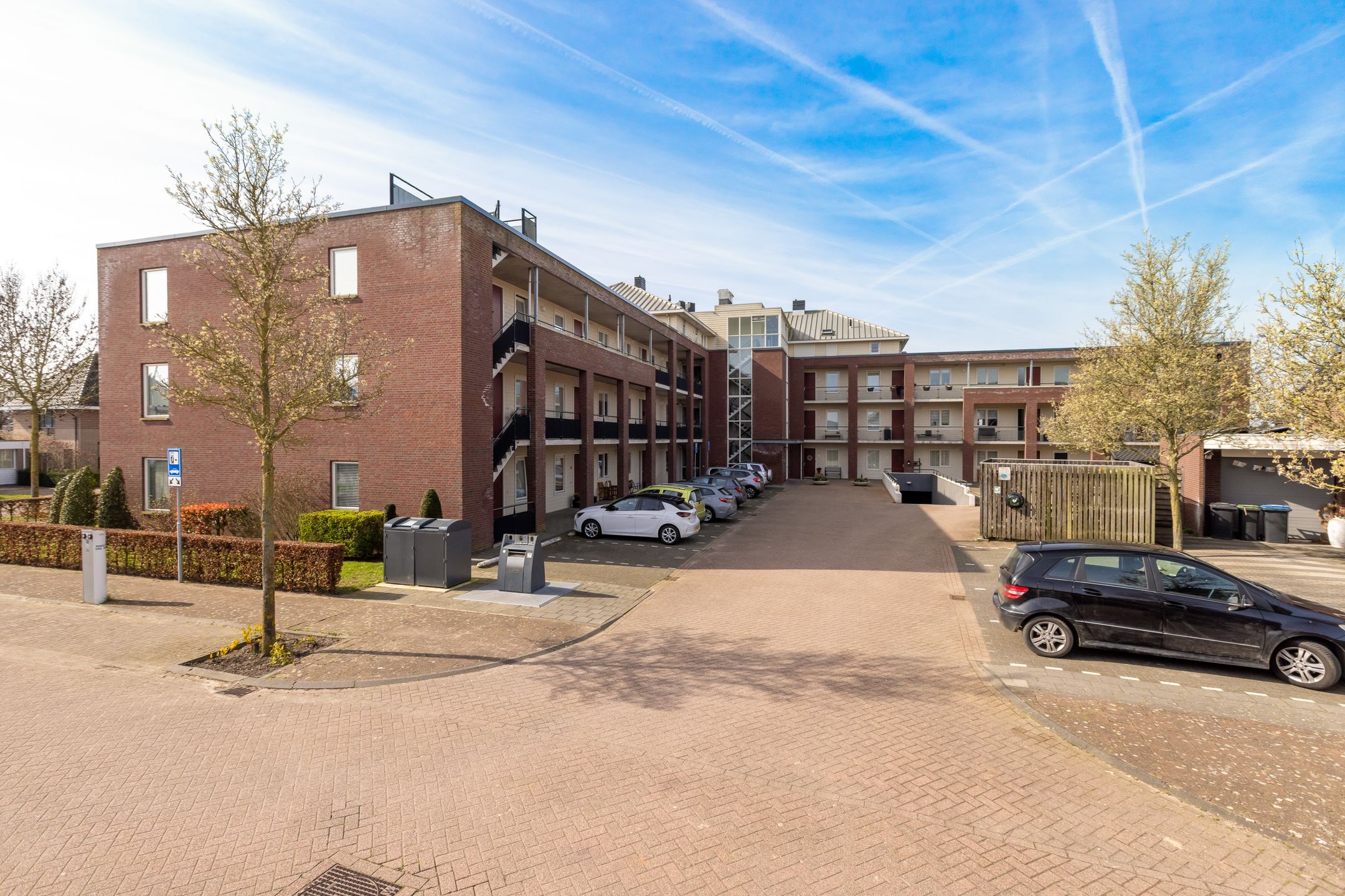 Photo 3 of Ossenwaard 32