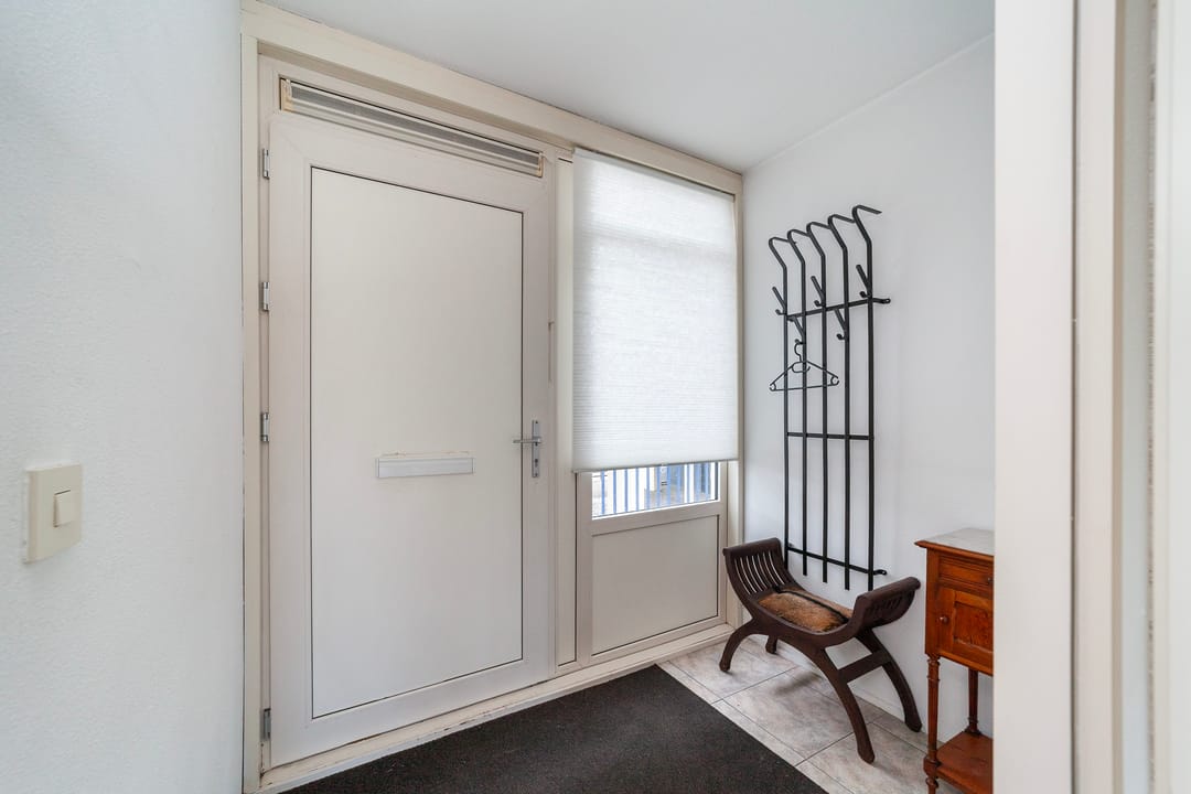 Spacious Maisonnette Apartment with Three Bedrooms Near Scheveningen Beach — 12