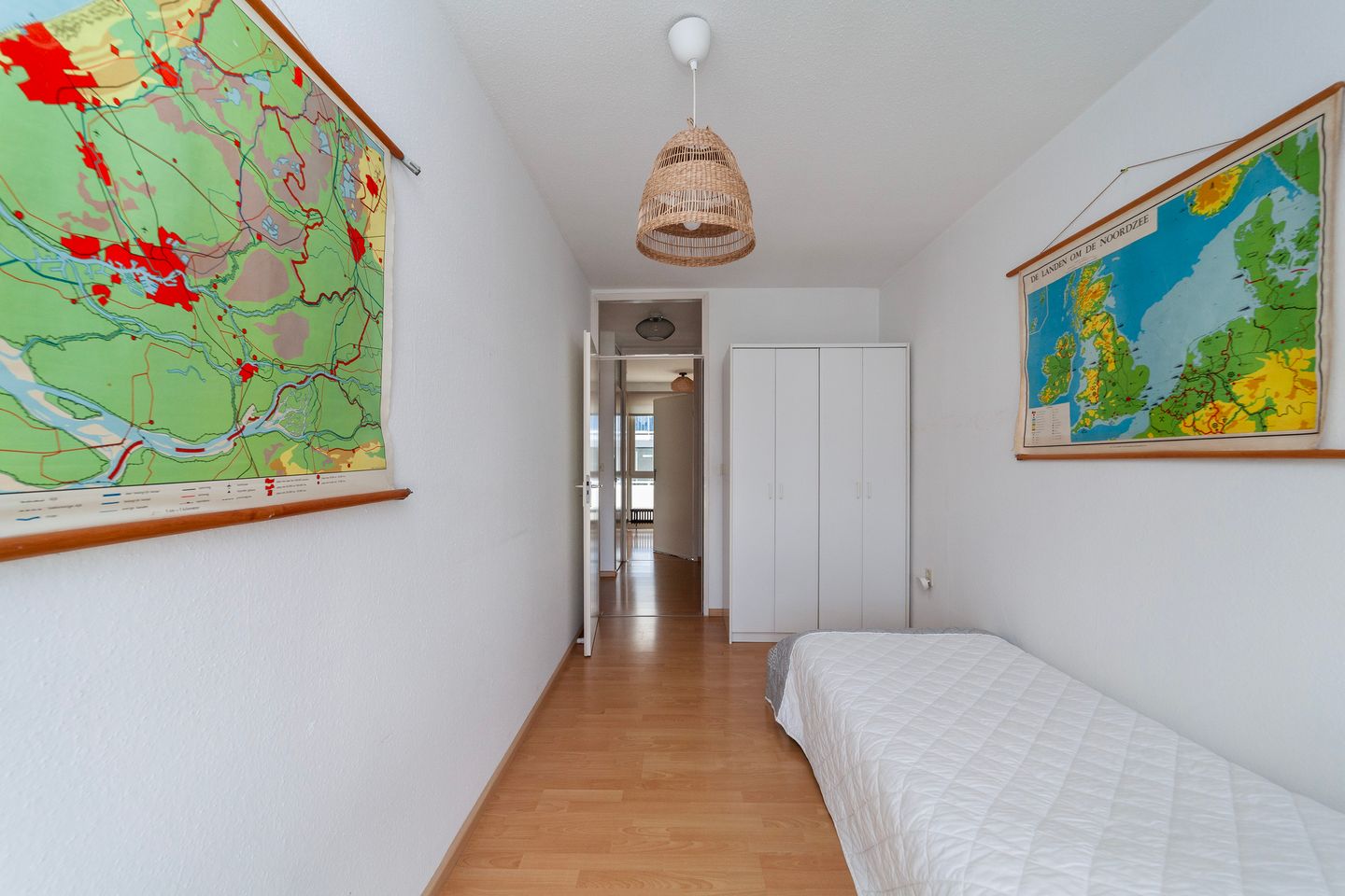 Spacious Maisonnette Apartment with Three Bedrooms Near Scheveningen Beach — 27