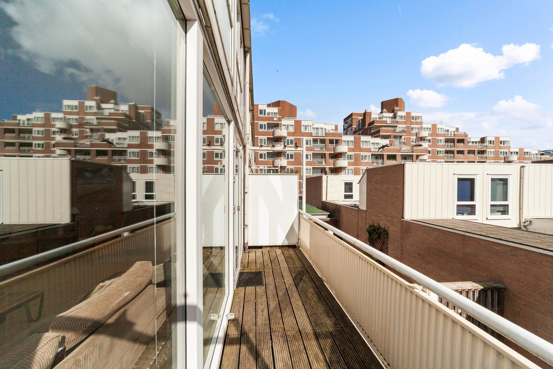 Spacious Maisonnette Apartment with Three Bedrooms Near Scheveningen Beach — 37