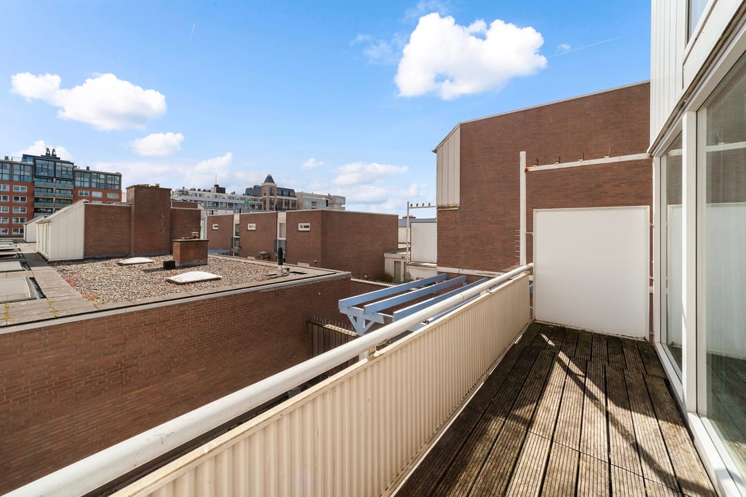Spacious Maisonnette Apartment with Three Bedrooms Near Scheveningen Beach — 39