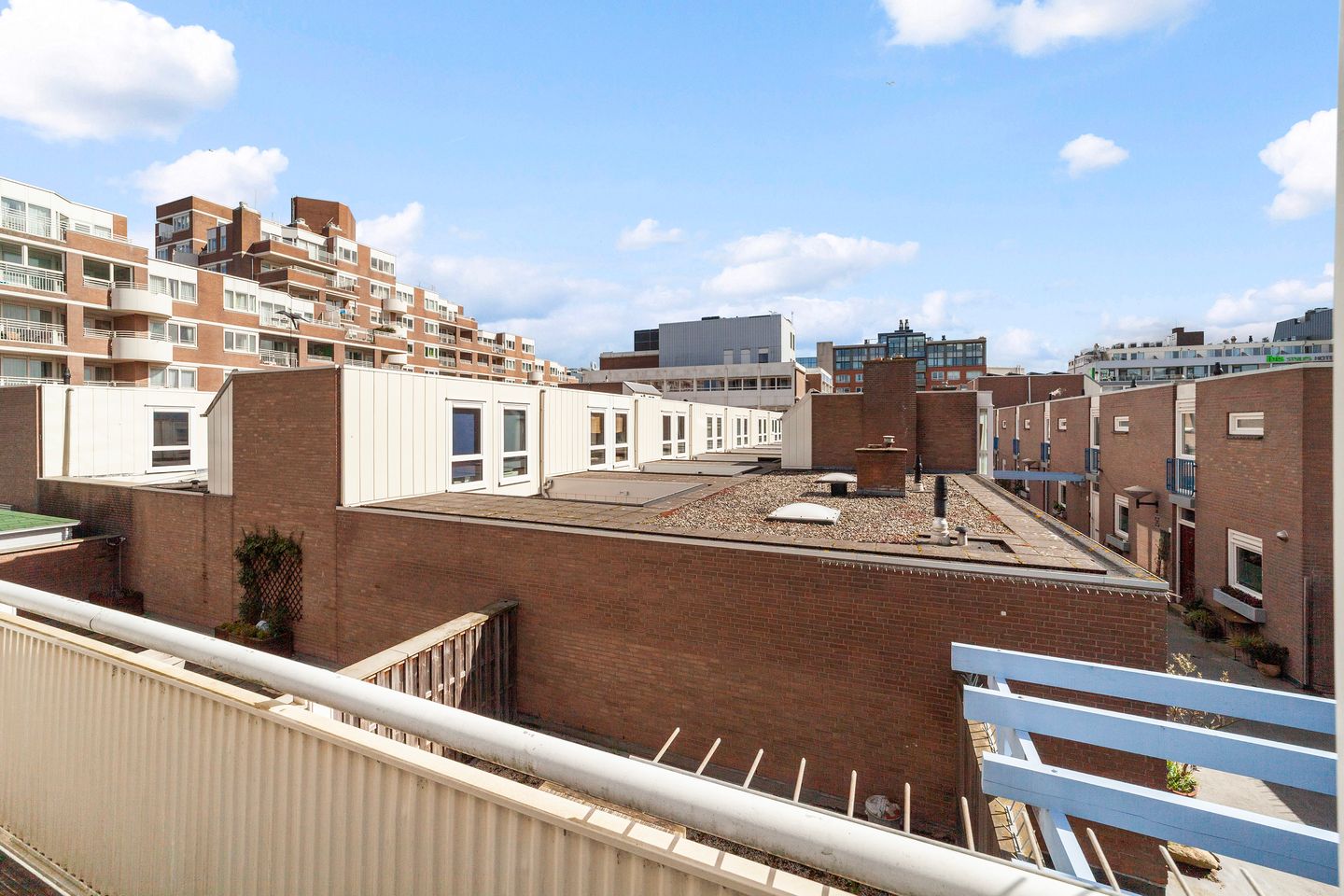 Spacious Maisonnette Apartment with Three Bedrooms Near Scheveningen Beach — 38