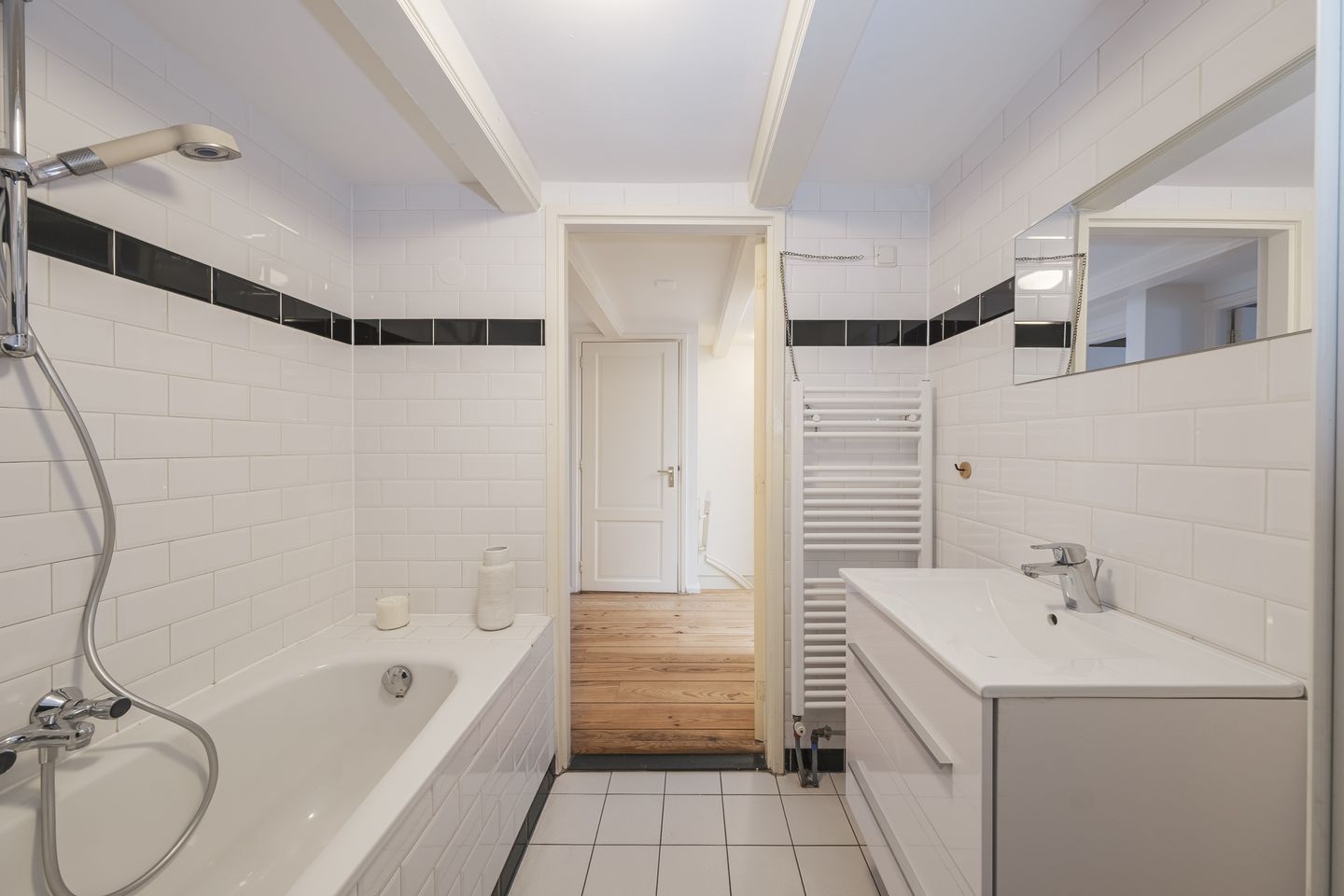 Foto 20 van Staringstraat 10-4