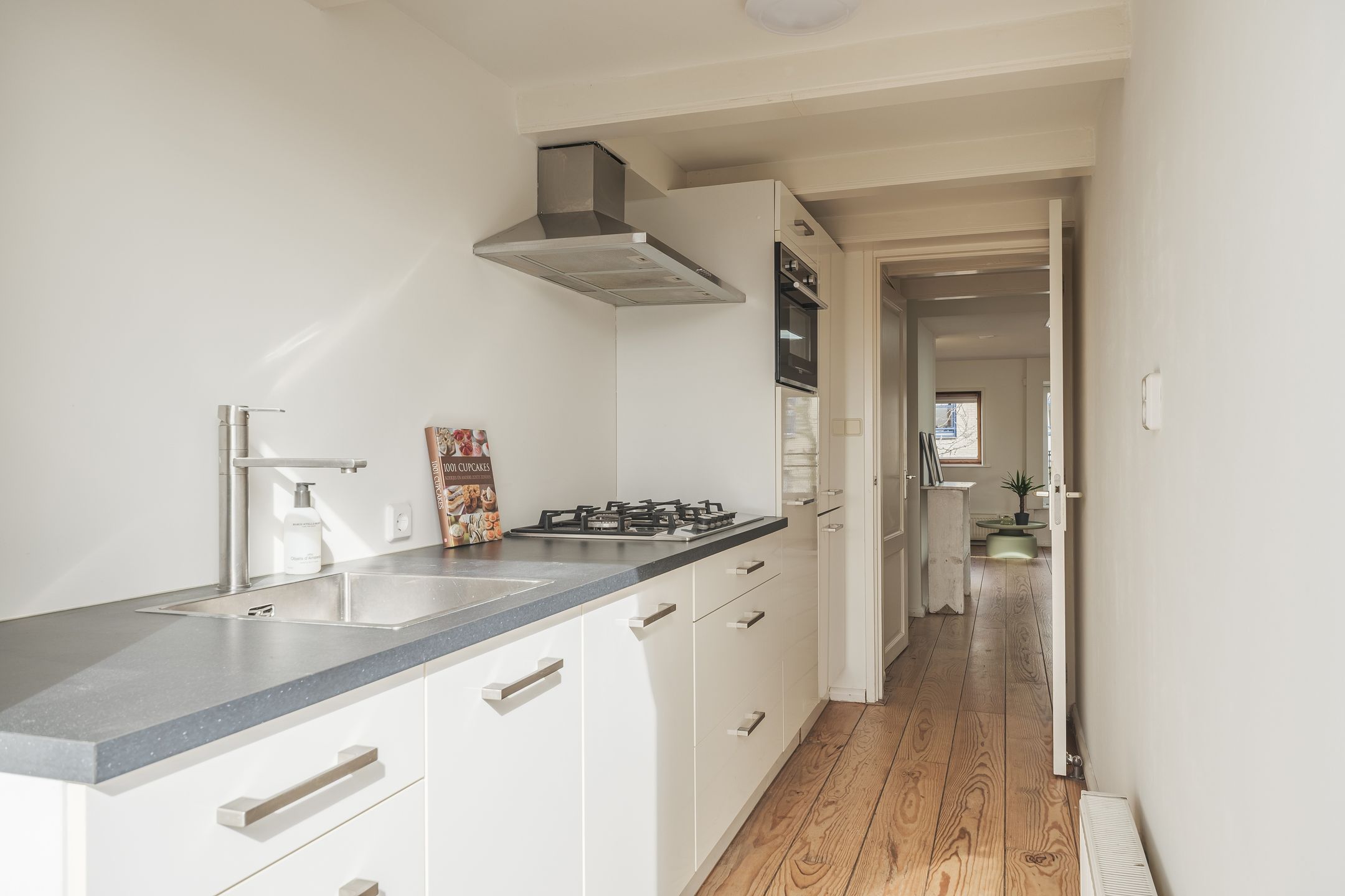 Foto 12 van Staringstraat 10-4