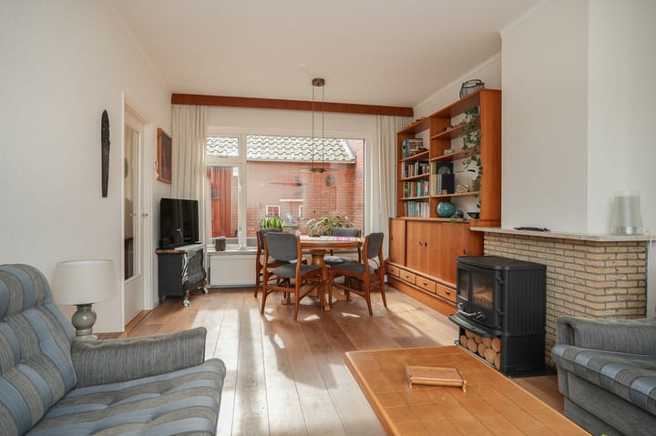 Photo 4 of Margrietstraat 4-B