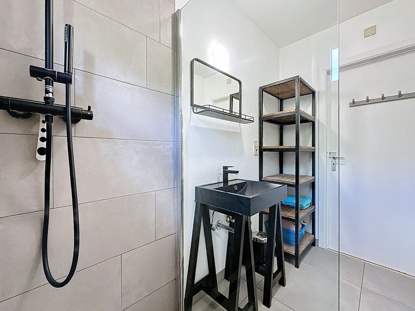 Foto 27 van Nieuwesluisweg 34