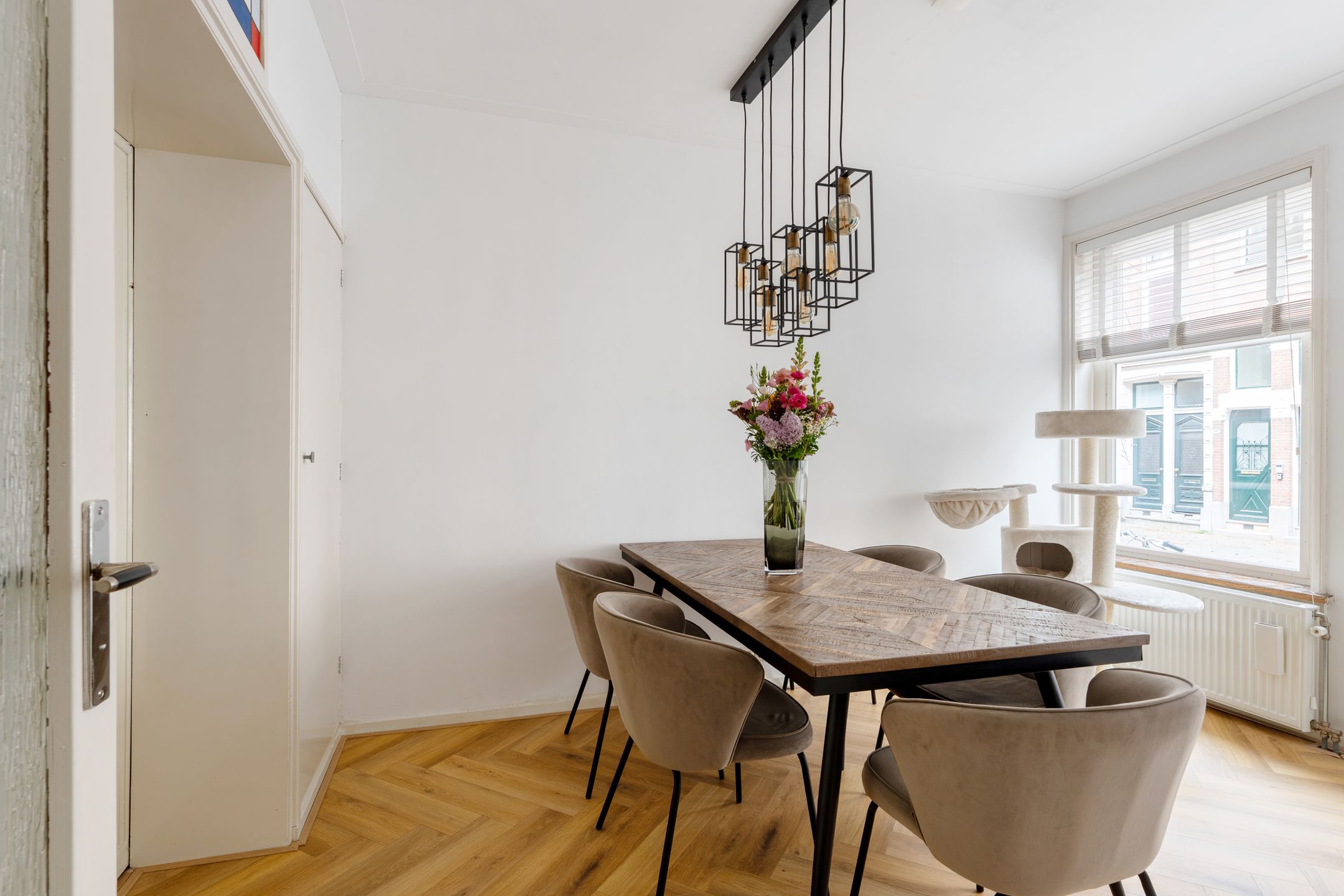 Charming Ground Floor Apartment with Deep Garden in Agniesebuurt — 14