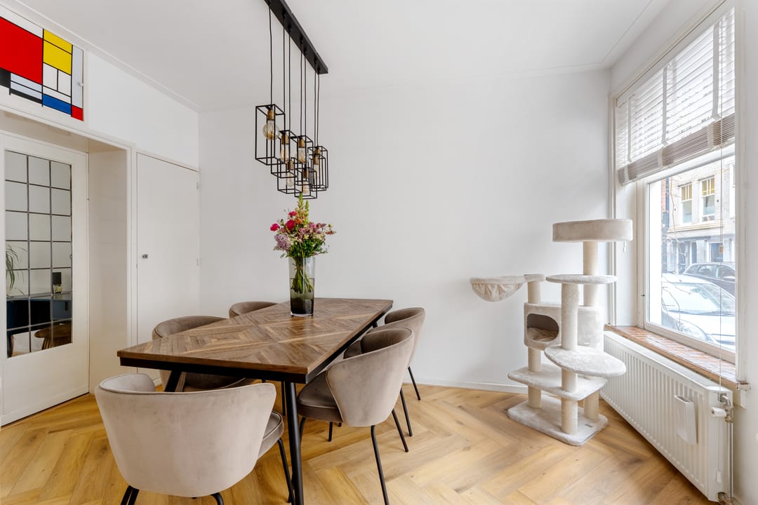 Charming Ground Floor Apartment with Deep Garden in Agniesebuurt — 12