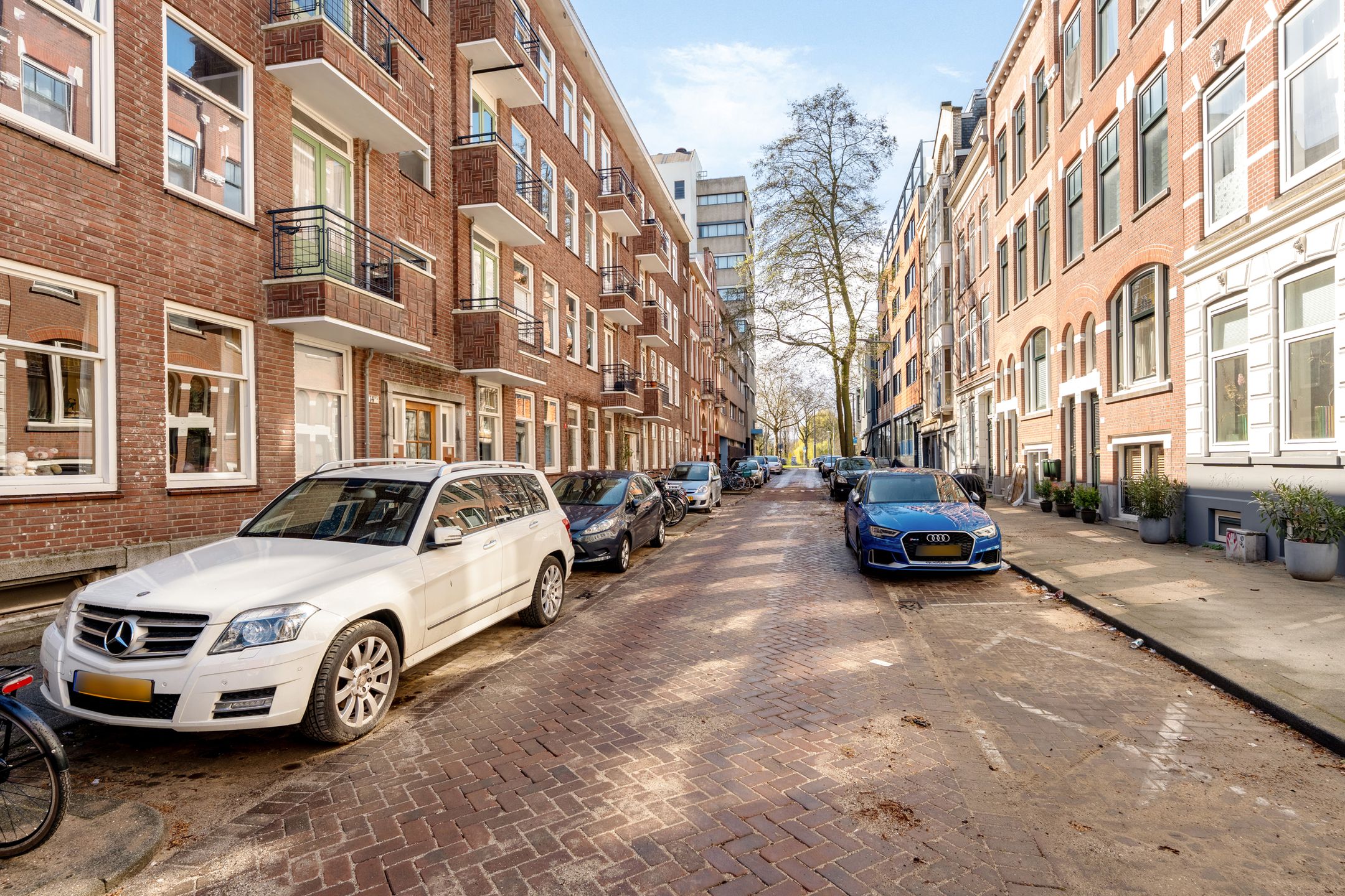 Charming Ground Floor Apartment with Deep Garden in Agniesebuurt — 26
