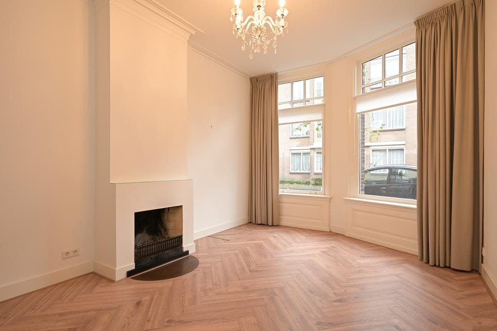 Photo 2 of Voltastraat 44