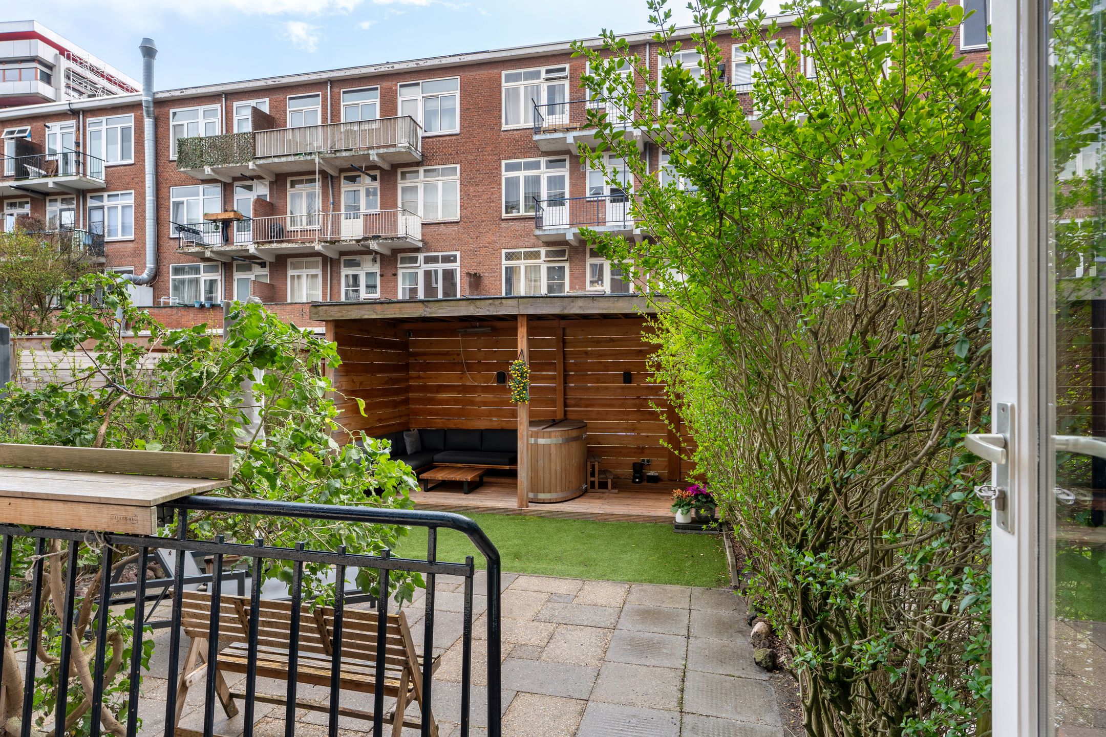 Charming Ground Floor Apartment with Deep Garden in Agniesebuurt — 20