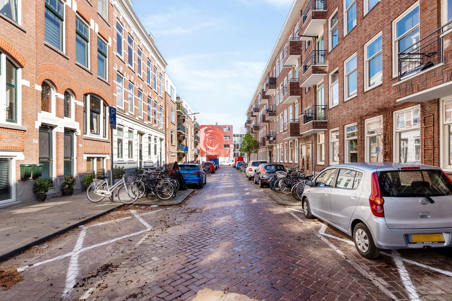 Charming Ground Floor Apartment with Deep Garden in Agniesebuurt — 24