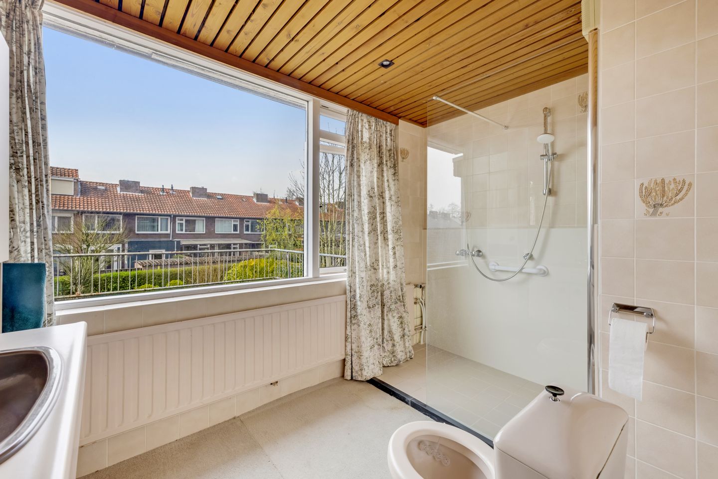 Spacious semi-detached house with garage and four bedrooms in Veldhoven — 40