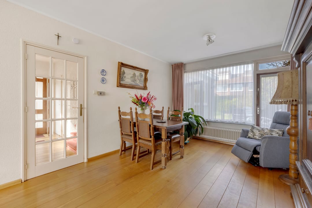 Spacious semi-detached house with garage and four bedrooms in Veldhoven — 13