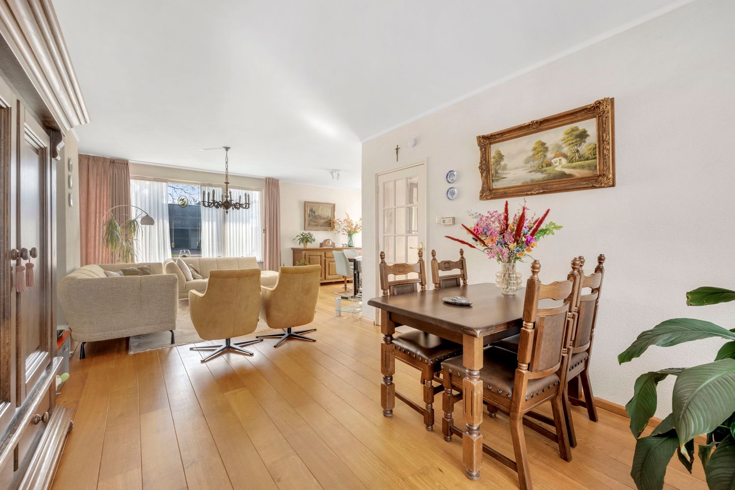 Spacious semi-detached house with garage and four bedrooms in Veldhoven — 16