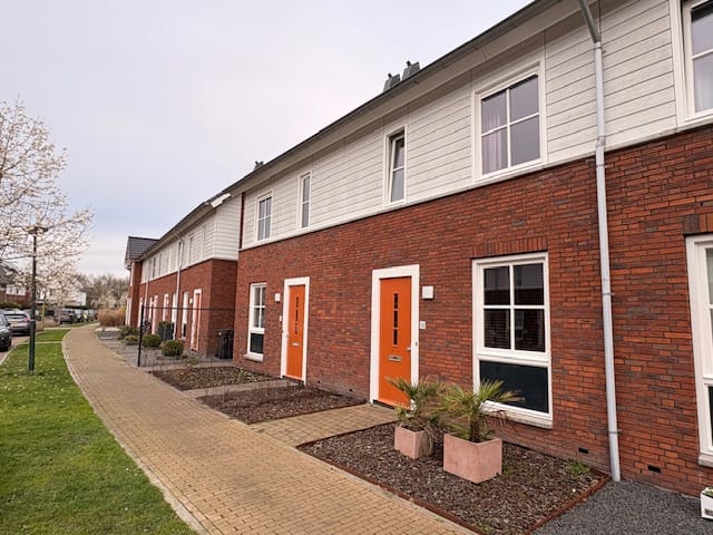 Foto 2 van Knelisroos 32