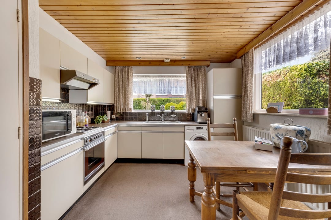 Spacious semi-detached house with garage and four bedrooms in Veldhoven — 22