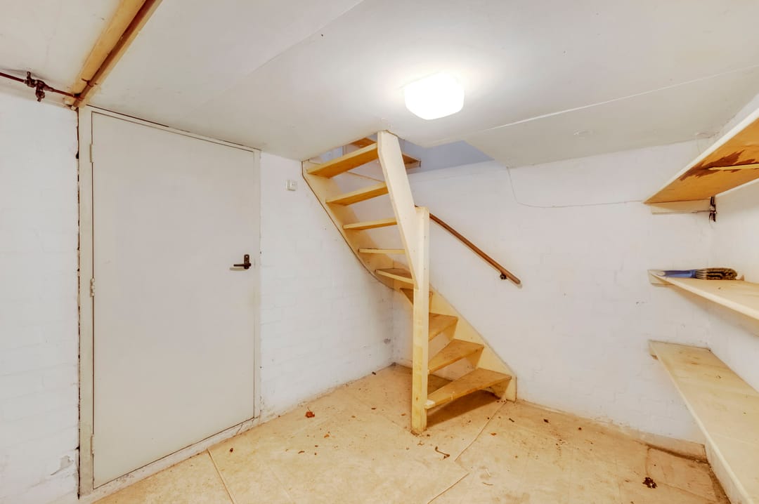 Spacious semi-detached house with garage and four bedrooms in Veldhoven — 24