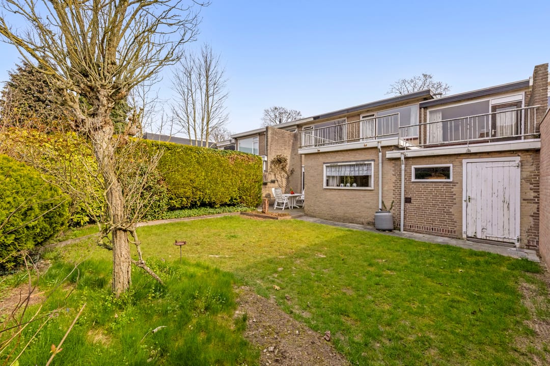 Spacious semi-detached house with garage and four bedrooms in Veldhoven — 43