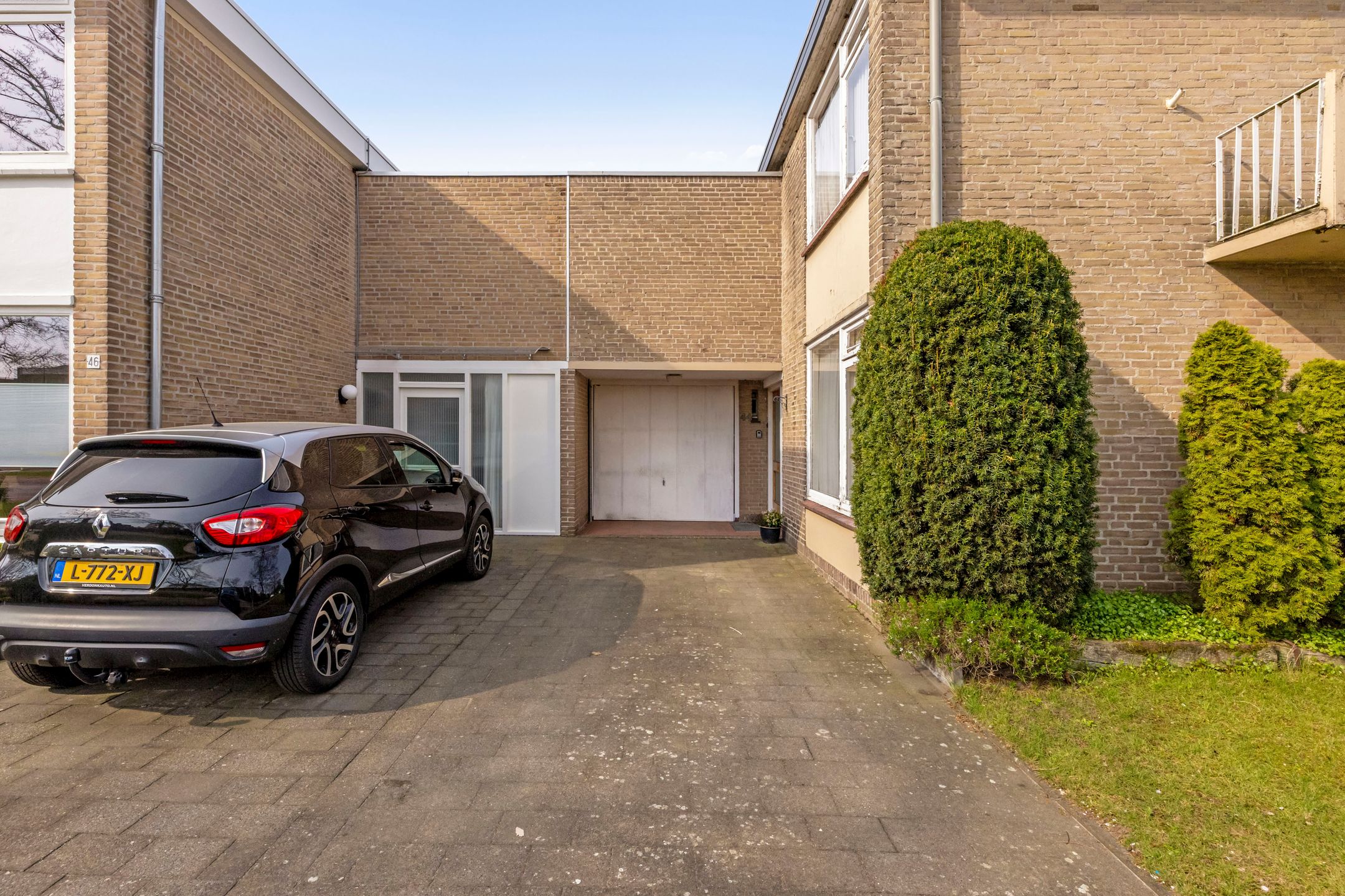 Spacious semi-detached house with garage and four bedrooms in Veldhoven — 46