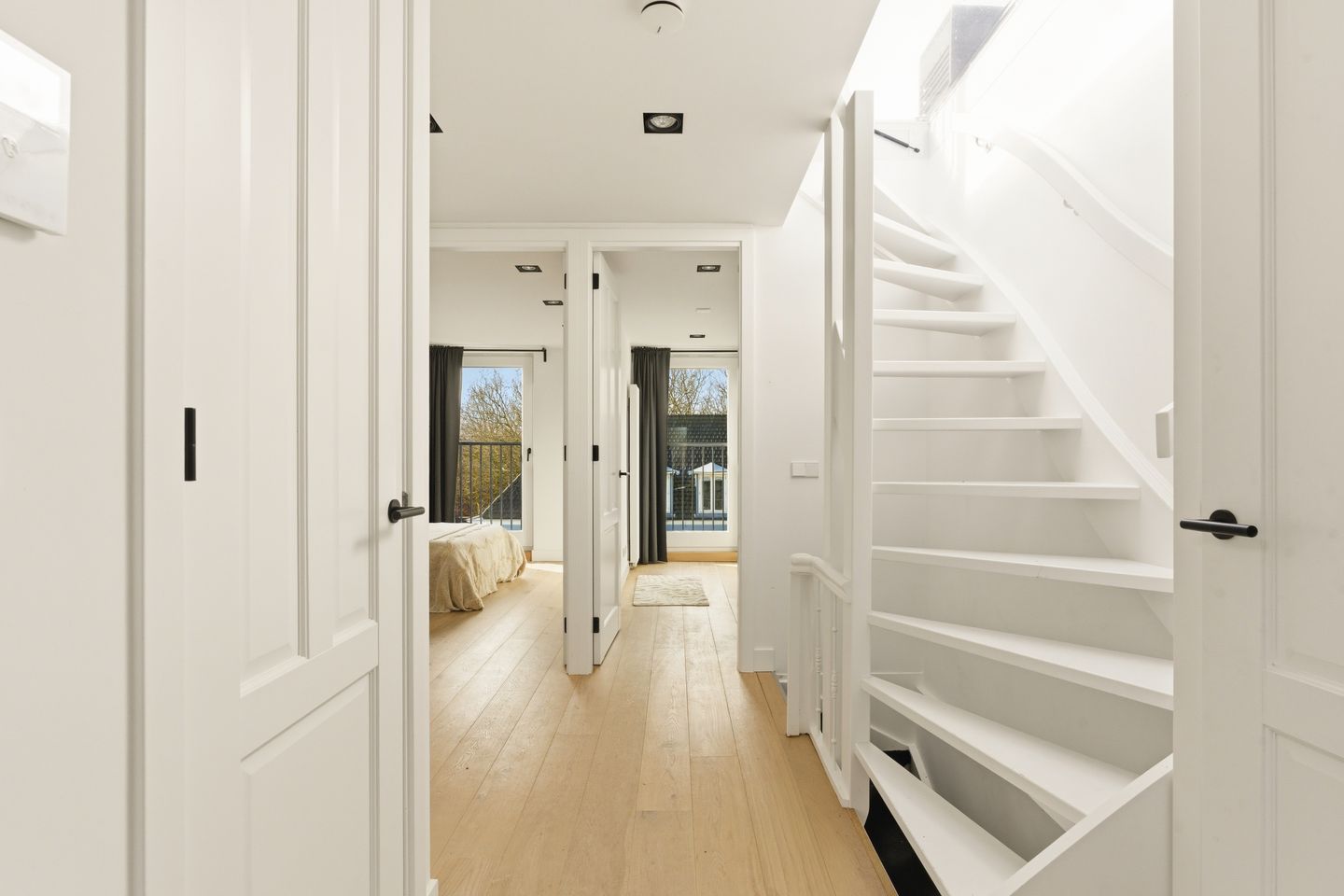 Photo 10 of Frederik Hendrikplantsoen 11-E