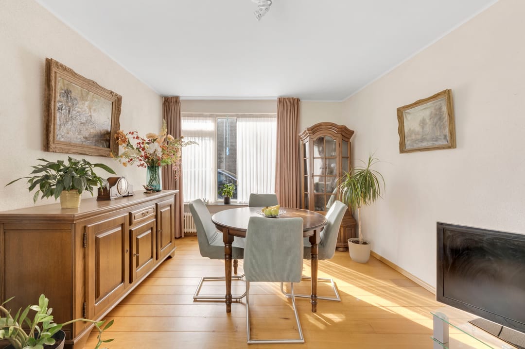 Spacious semi-detached house with garage and four bedrooms in Veldhoven — 12