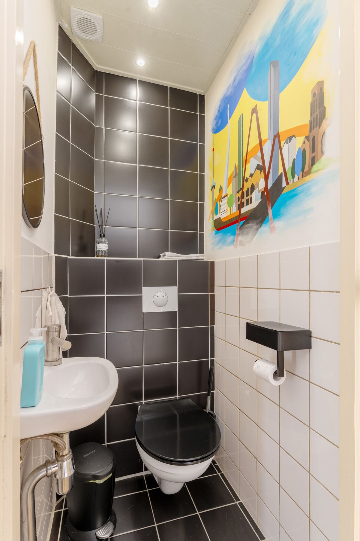 Charming Ground Floor Apartment with Deep Garden in Agniesebuurt — 32